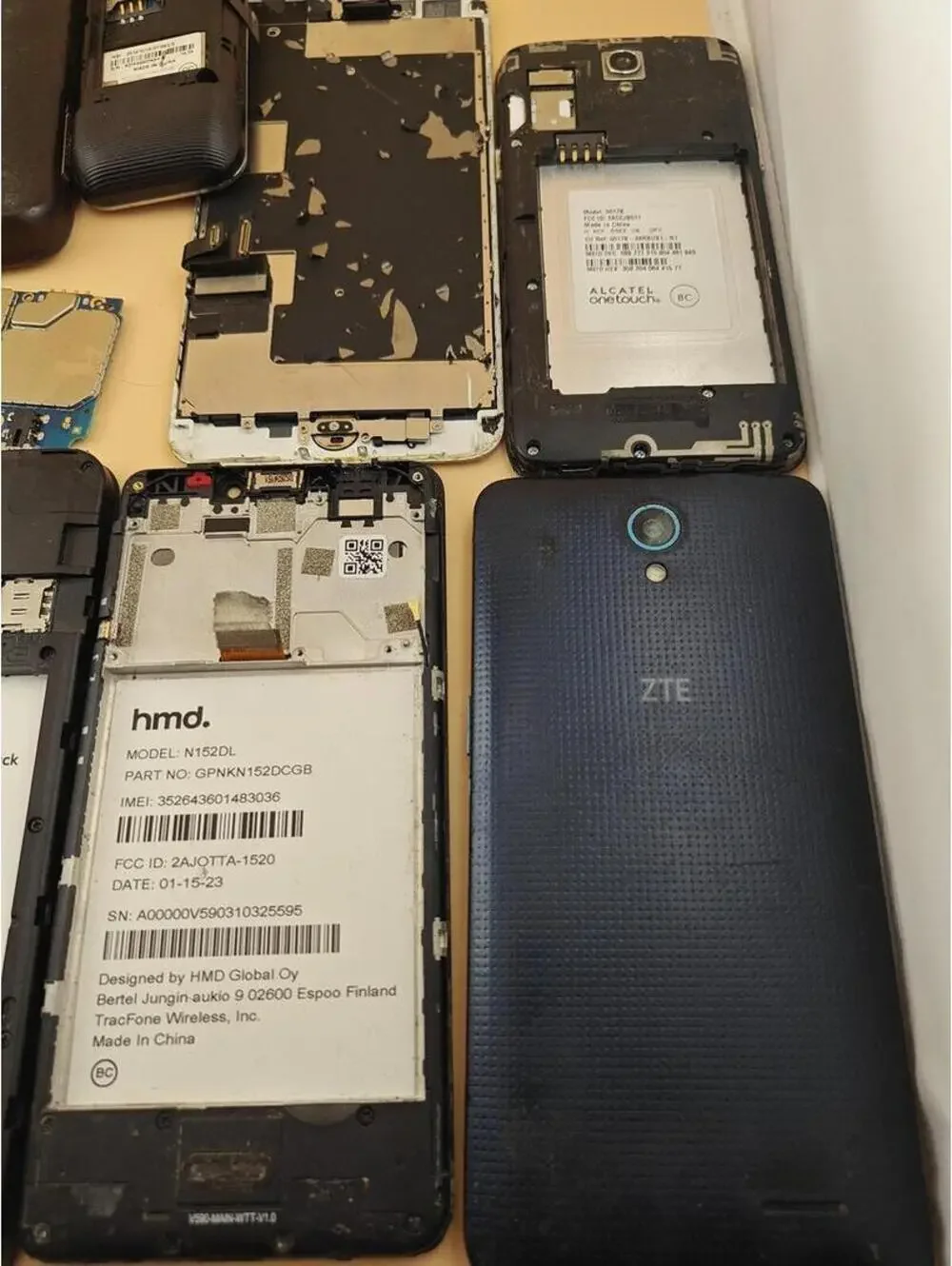 Smartphone Lot iPhone Samsung LG Parts Repair Cracked No Power Locked AS IS